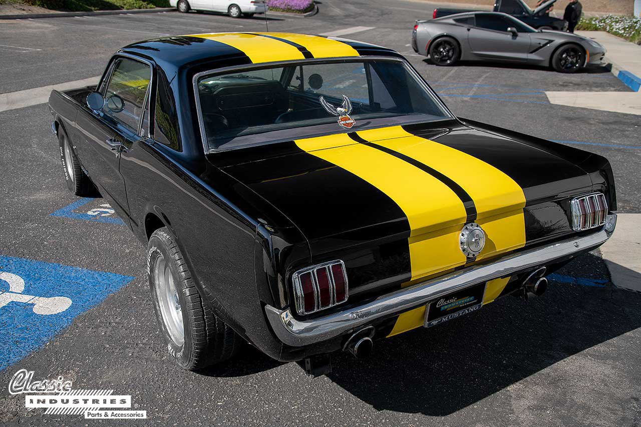 1965_Mustang_GT_black_yellow